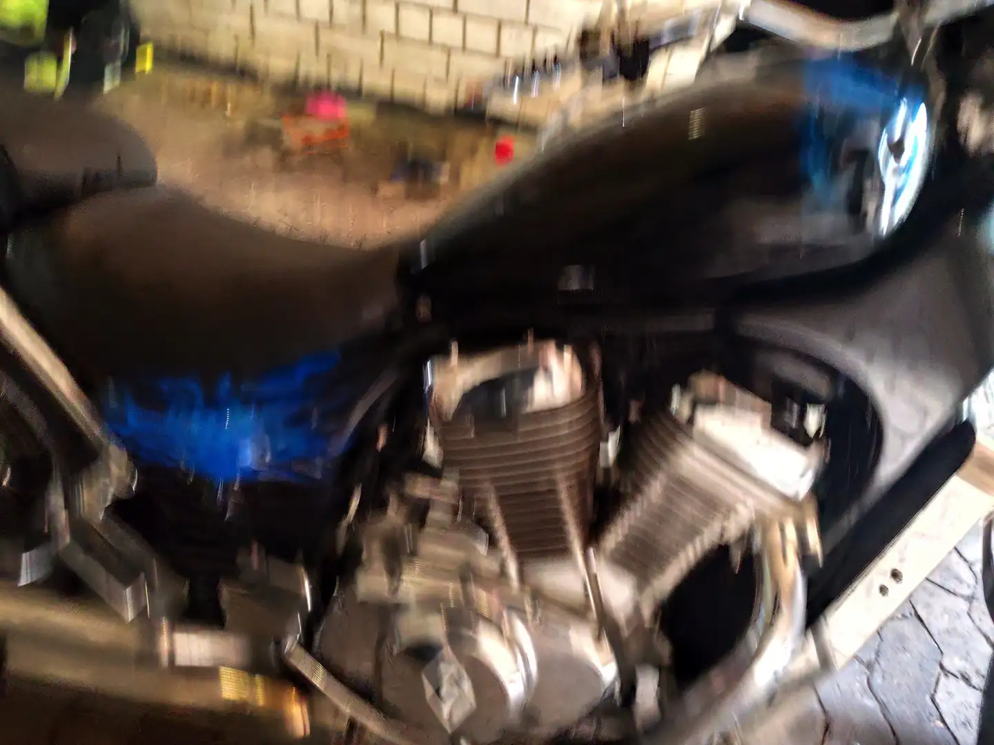 Suzuki VS 800 TÜV Neu Nero - 2
