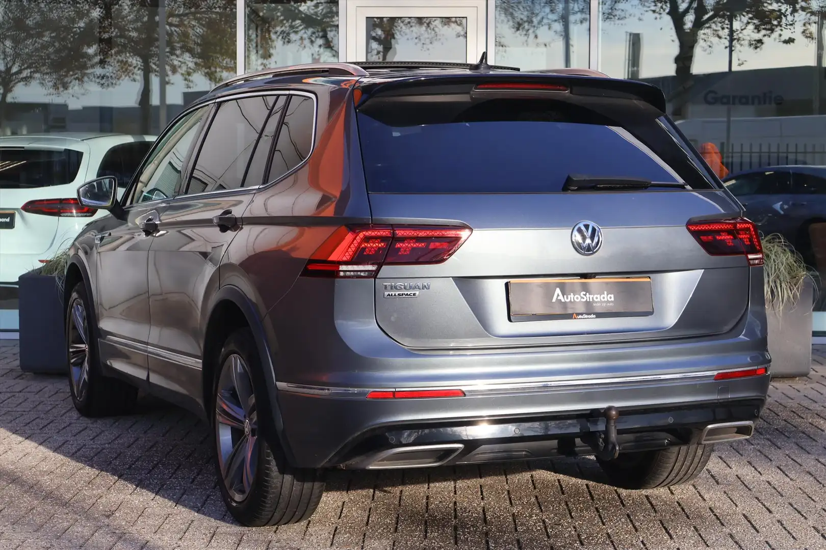 Volkswagen Tiguan Allspace 1.5 R-Line TSI 150pk | Camera | ACC | Climate | Vi Gris - 2