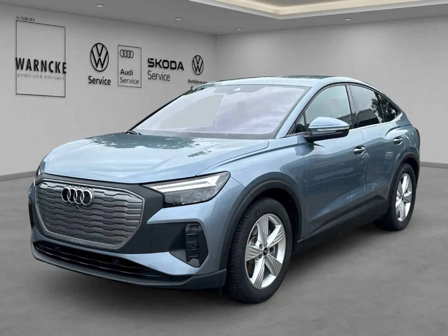 Audi Q4 e-tron 40 Sportback 82 kWh LED AHK ACC HUD NAV SHZ PDC RF Blau - 1