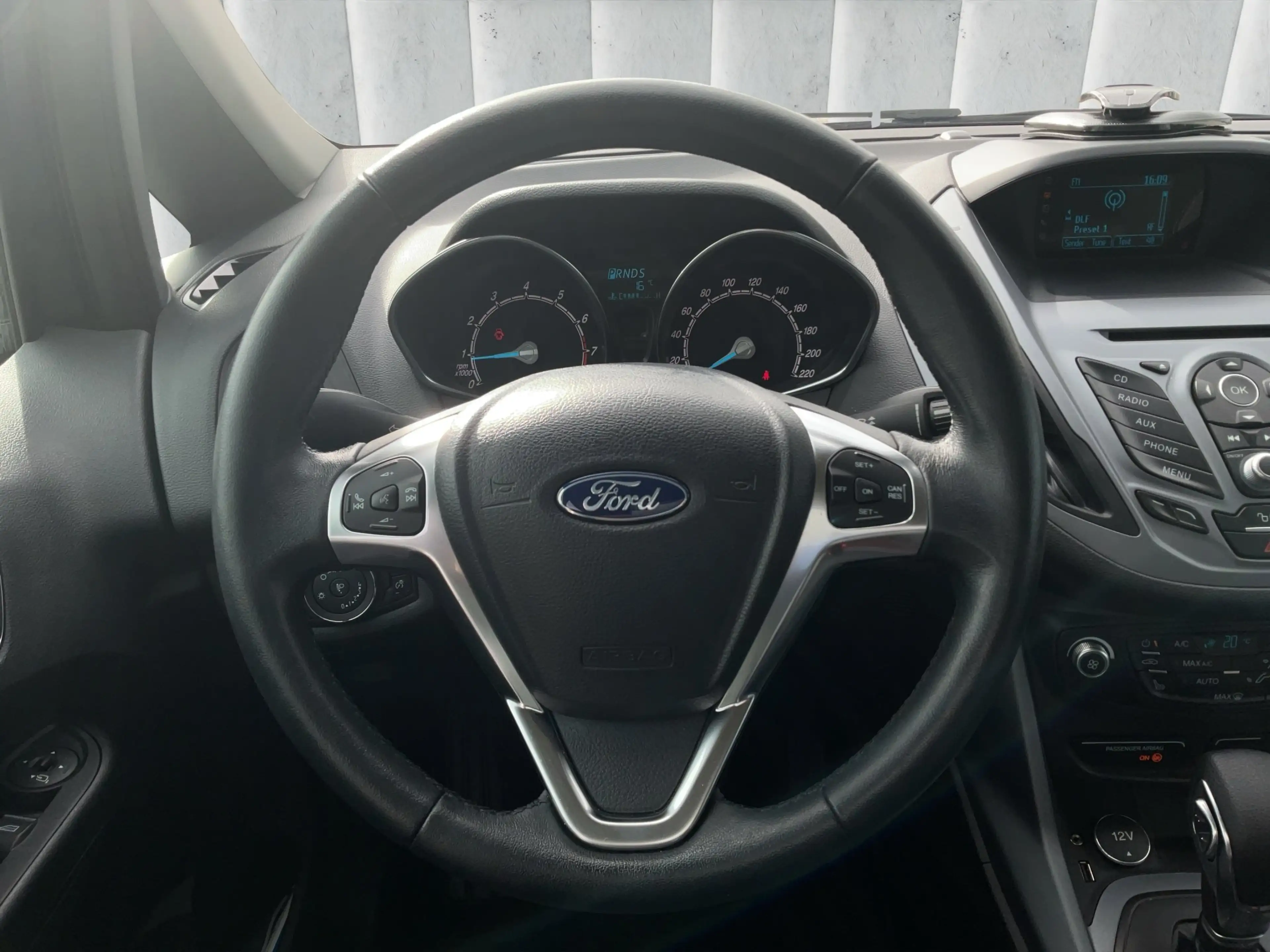 Ford B-Max 1.6 Duratec SYNC Edition — photo 13
