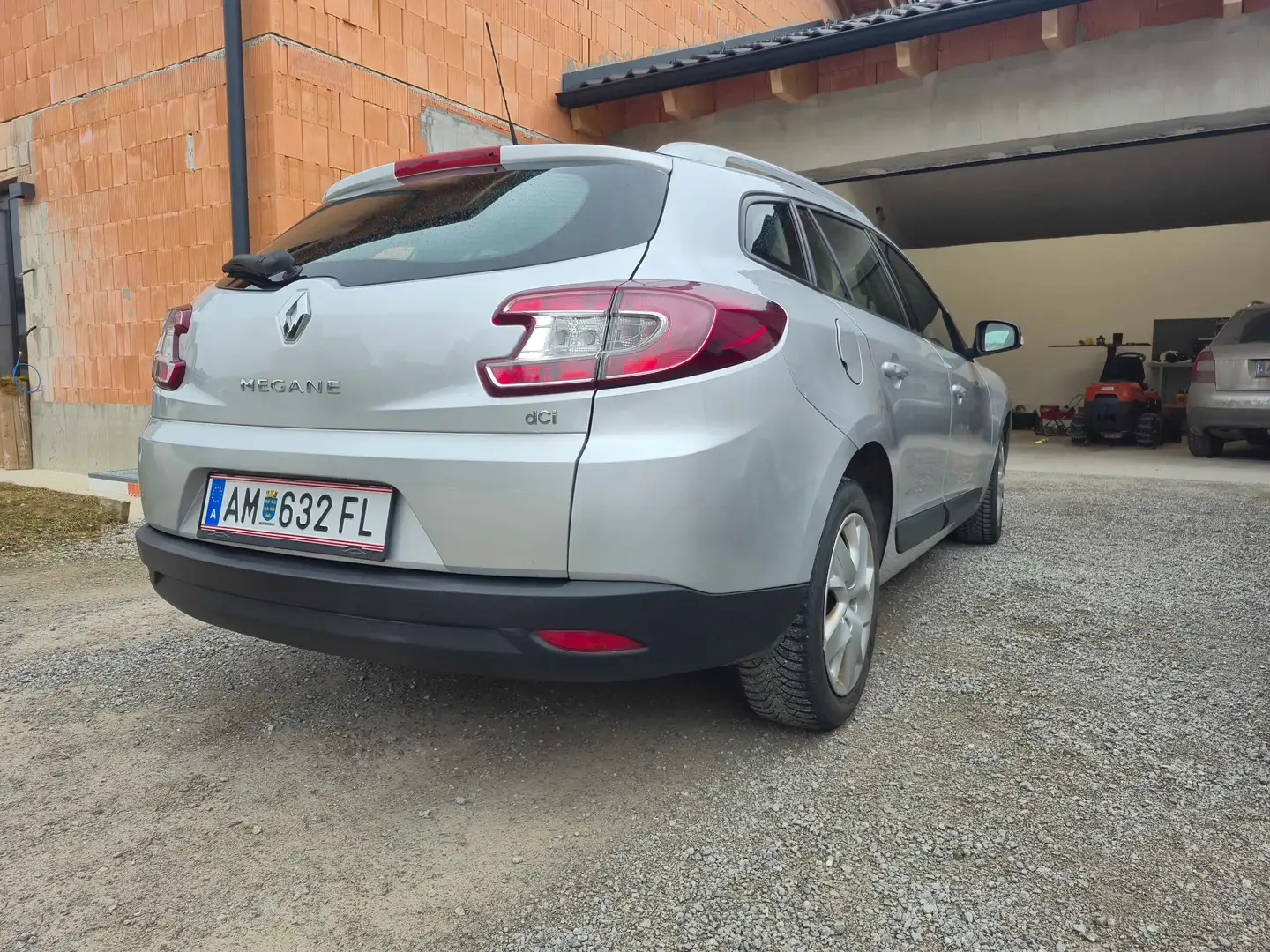 Renault Megane Mégane Grandtour Dynamique dCi 110 DPF EDC Dynamique Silber - 2