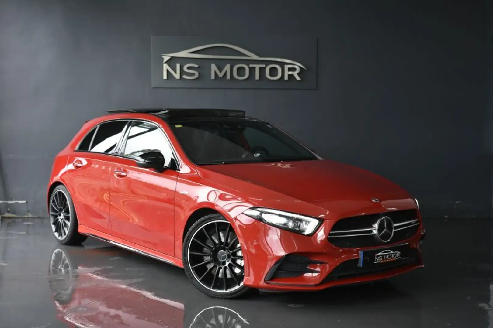 Mercedes-Benz A 35 AMG 4Matic+ 7G-DCT Rojo - 2