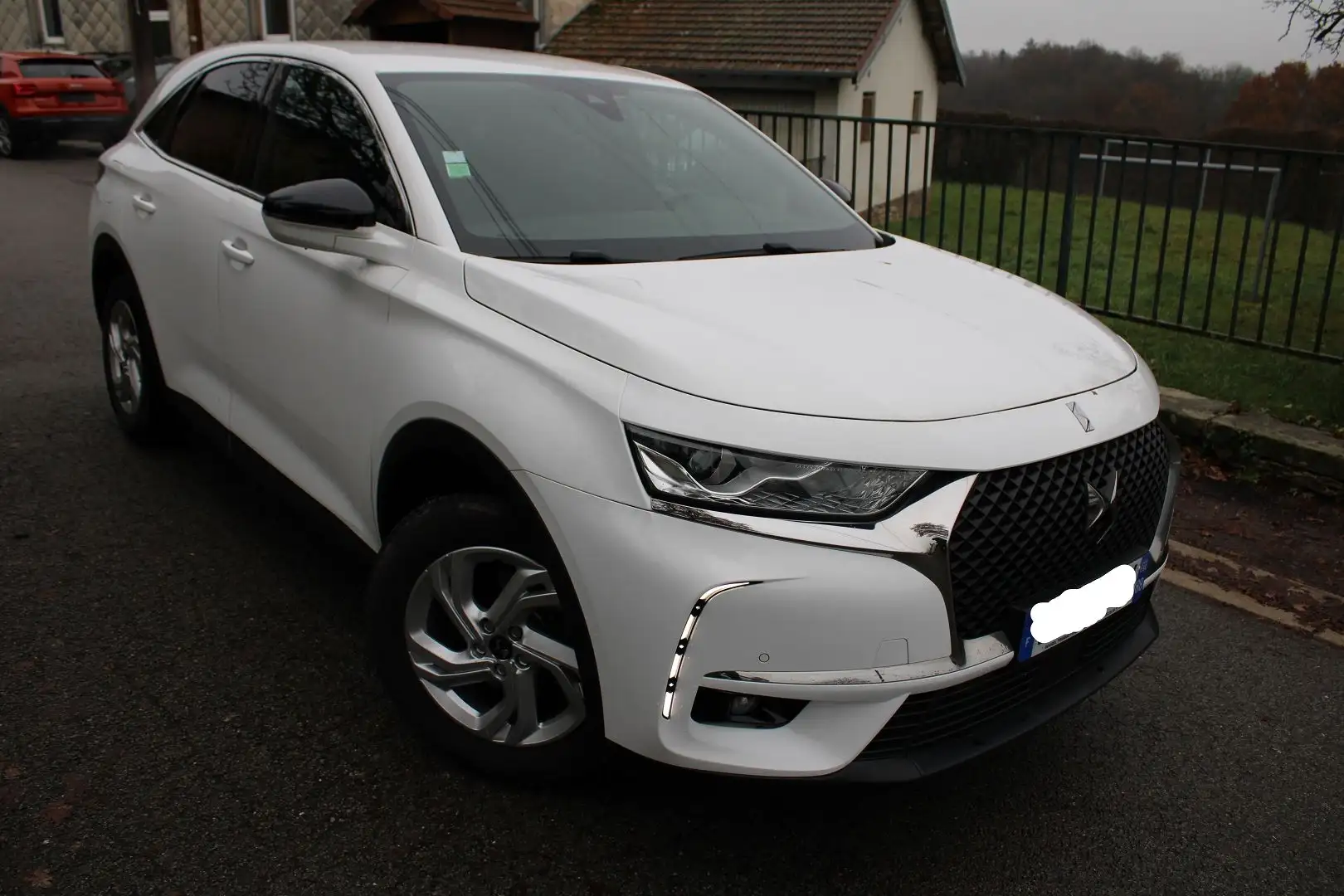 DS Automobiles DS 7 Crossback BUSINESS 1L5 BLUEHDI 130 BOITE 6V GPS MÉDIA USB CL Biały - 1