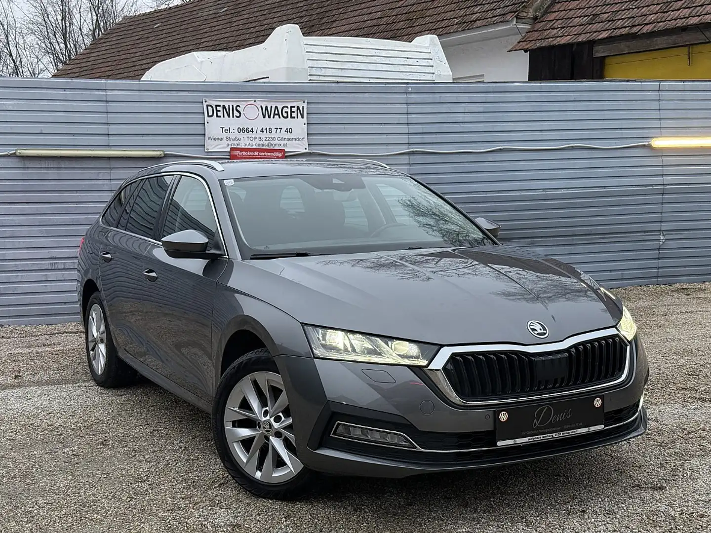 Skoda Octavia Combi 1,0 TSI Style Grau - 2