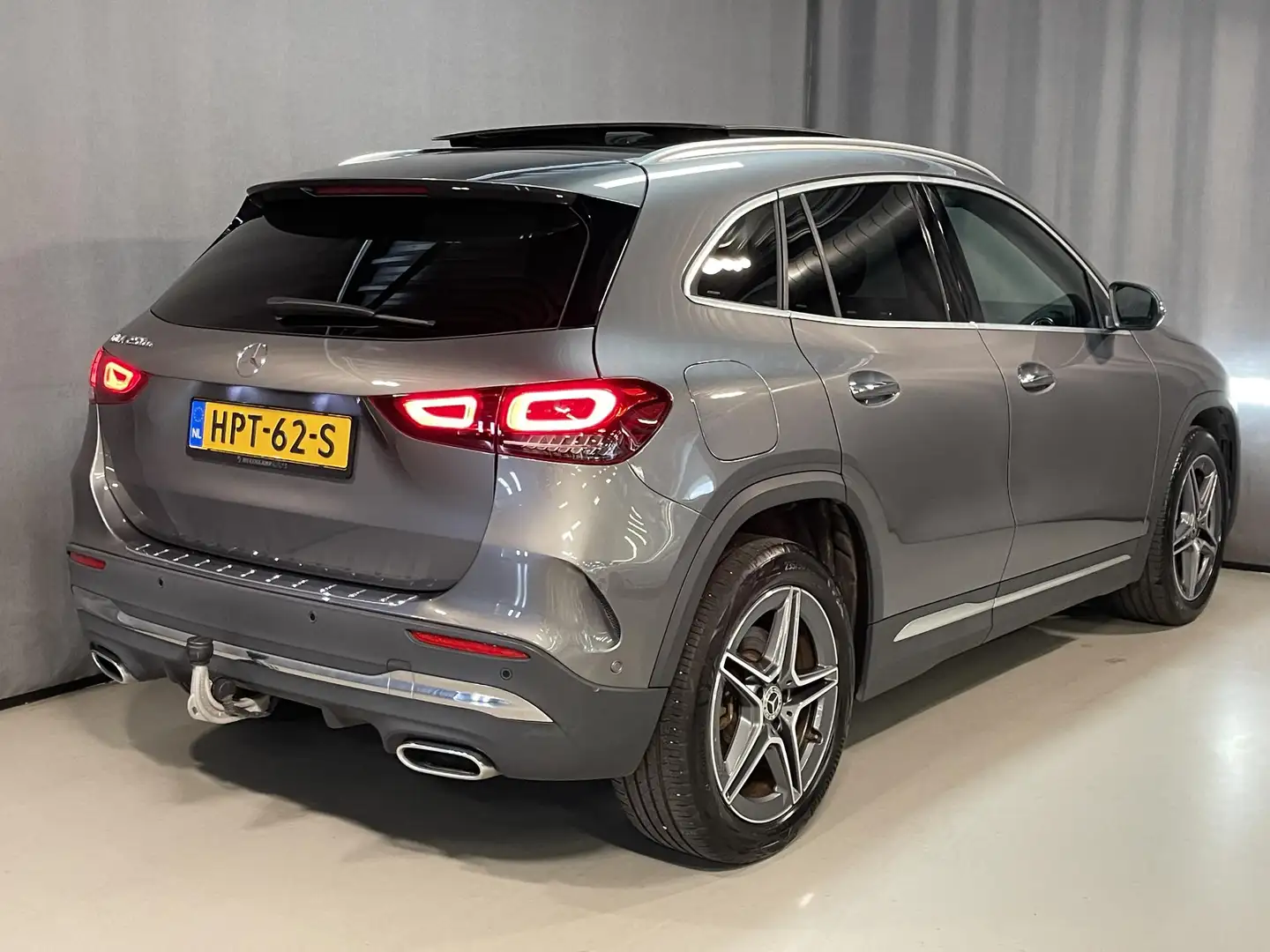 Mercedes-Benz GLA 250 e AMG Line 19"/Panoramadak/Trekhaak/Dodehoek/Adapt Grijs - 2