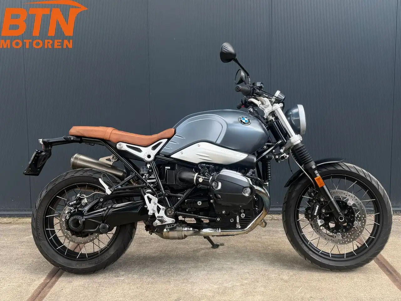 BMW R nineT