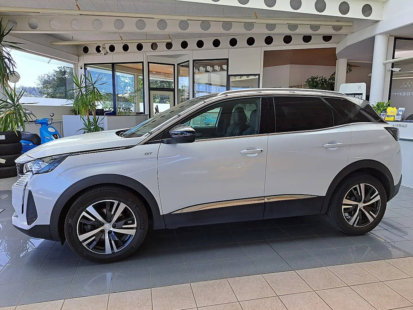 Peugeot 3008 BlueHDi 130 S&S EAT8 GT Weiß - 2