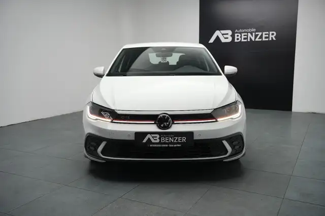 Volkswagen Polo view 3