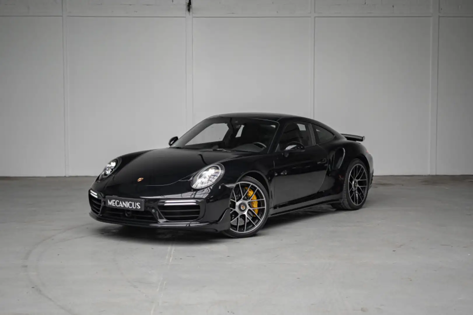Porsche 911 (991) Turbo S Coupé *Low mileage \u0026 Aerokit* Noir - 1