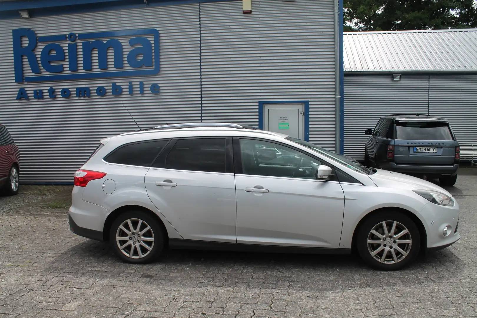 Ford Focus 2,0 Diesel Kombi Titanium, Navi, 8 x Alufelgen Срібний - 1