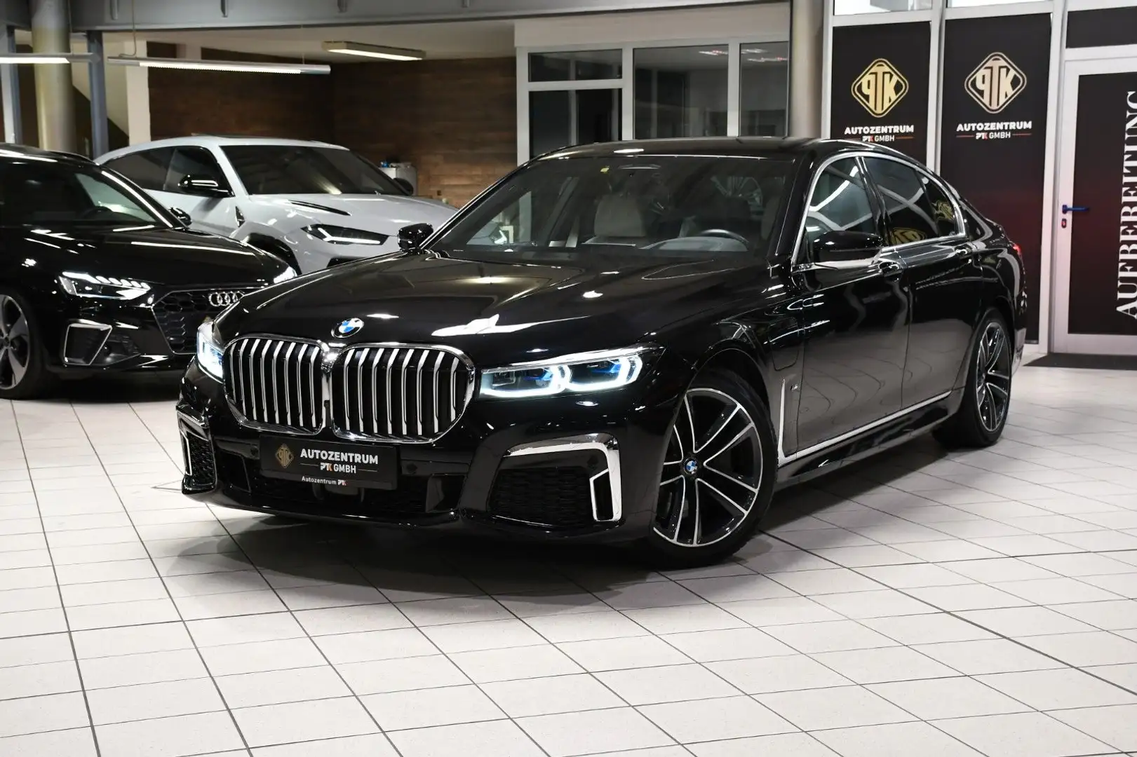 BMW 745 7 Lim 745 e M Sport Individual 360Kam Laser H&K Noir - 1