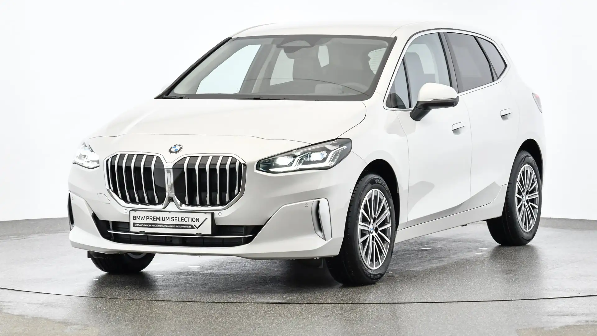BMW 218 218d Active Tourer Белый - 1