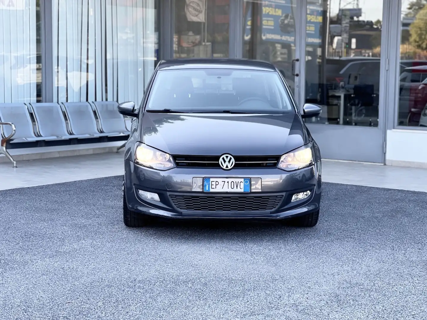 Volkswagen Polo 1.2 Diesel 75CV E5 Neo. - 2013 Grijs - 2