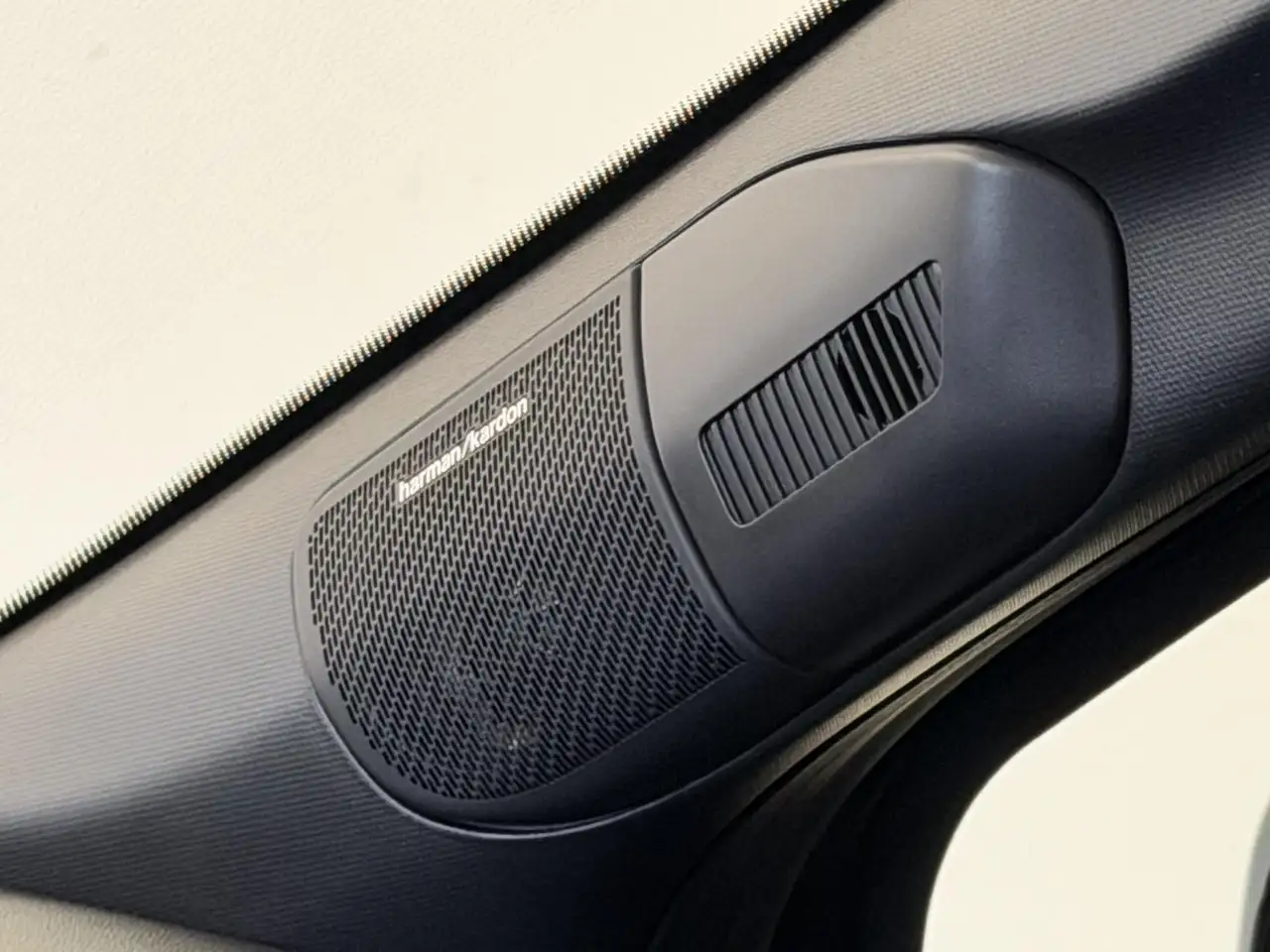 Mitsubishi Grandis 2026 — фото 17