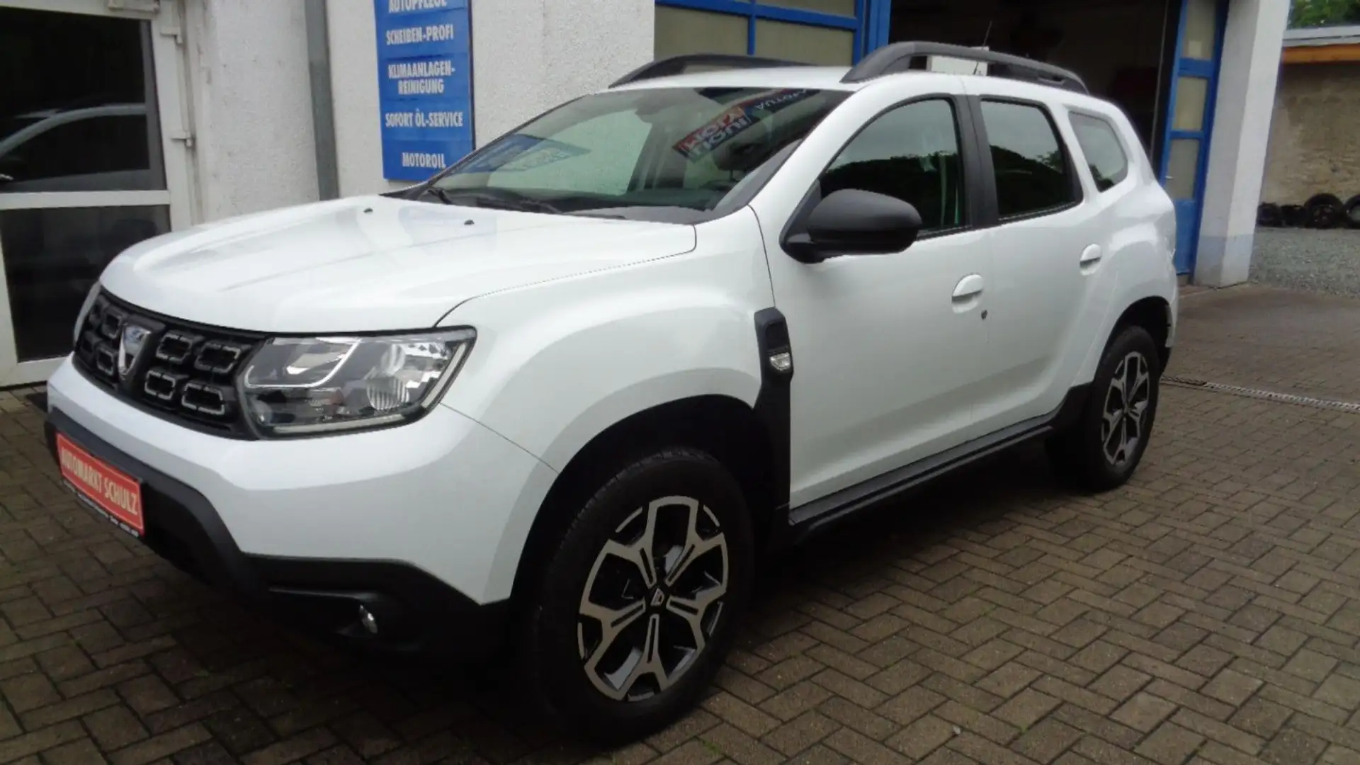 Dacia Duster 1,6 SCe 115 1.Hand Alus SH Weiß - 1