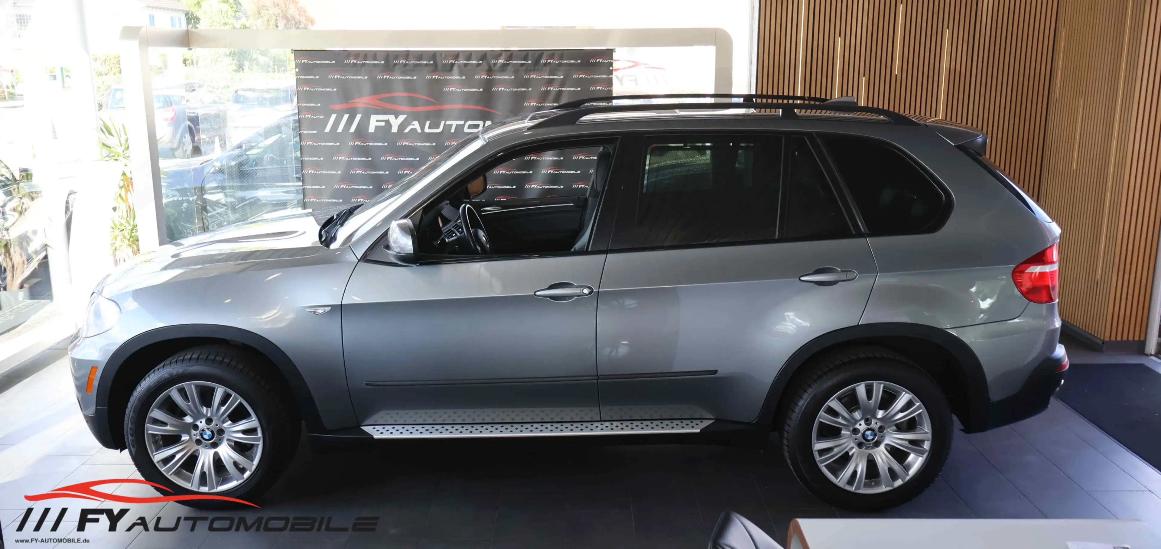 BMW X5 3.0 si 7 Sitzer* 8x Bereift* Sofort Verfügbar — photo 2