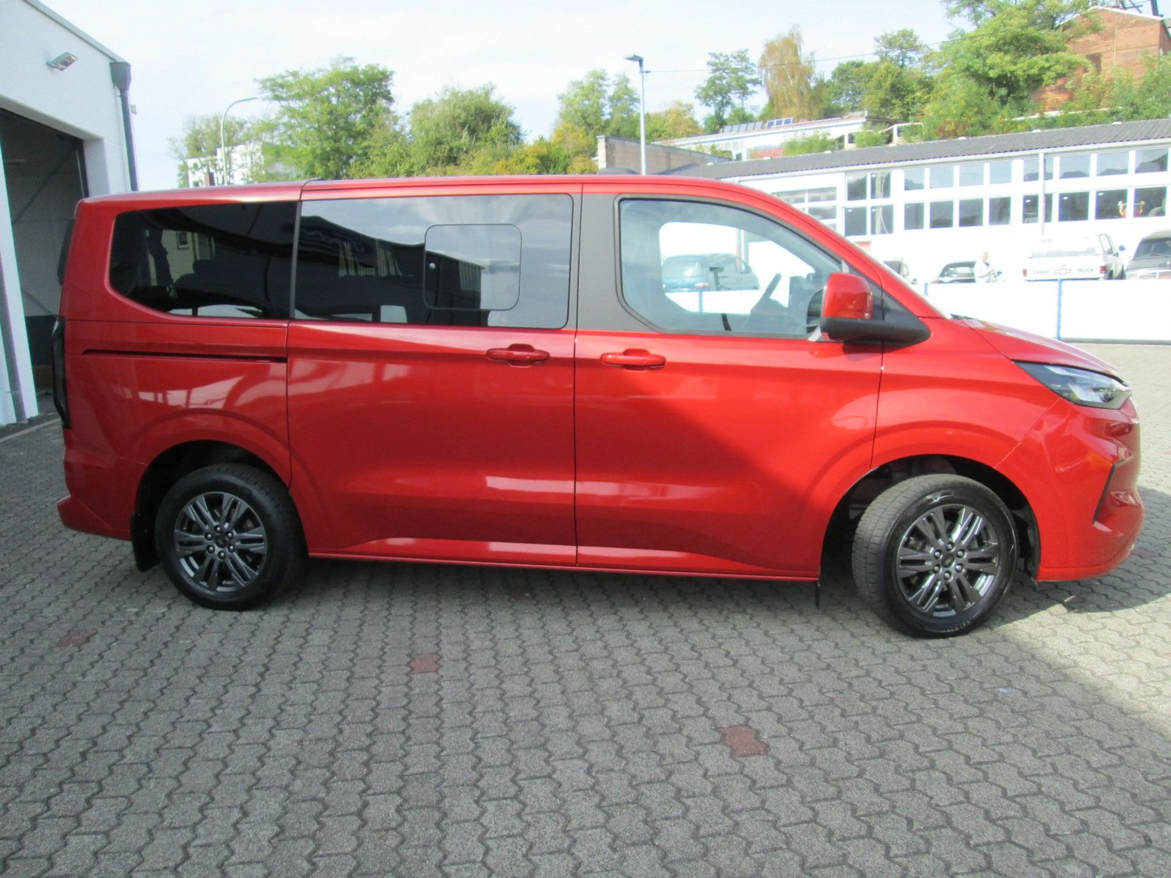 Ford Tourneo Custom Bus 320 L1 Titanium FWD AHK — photo 3