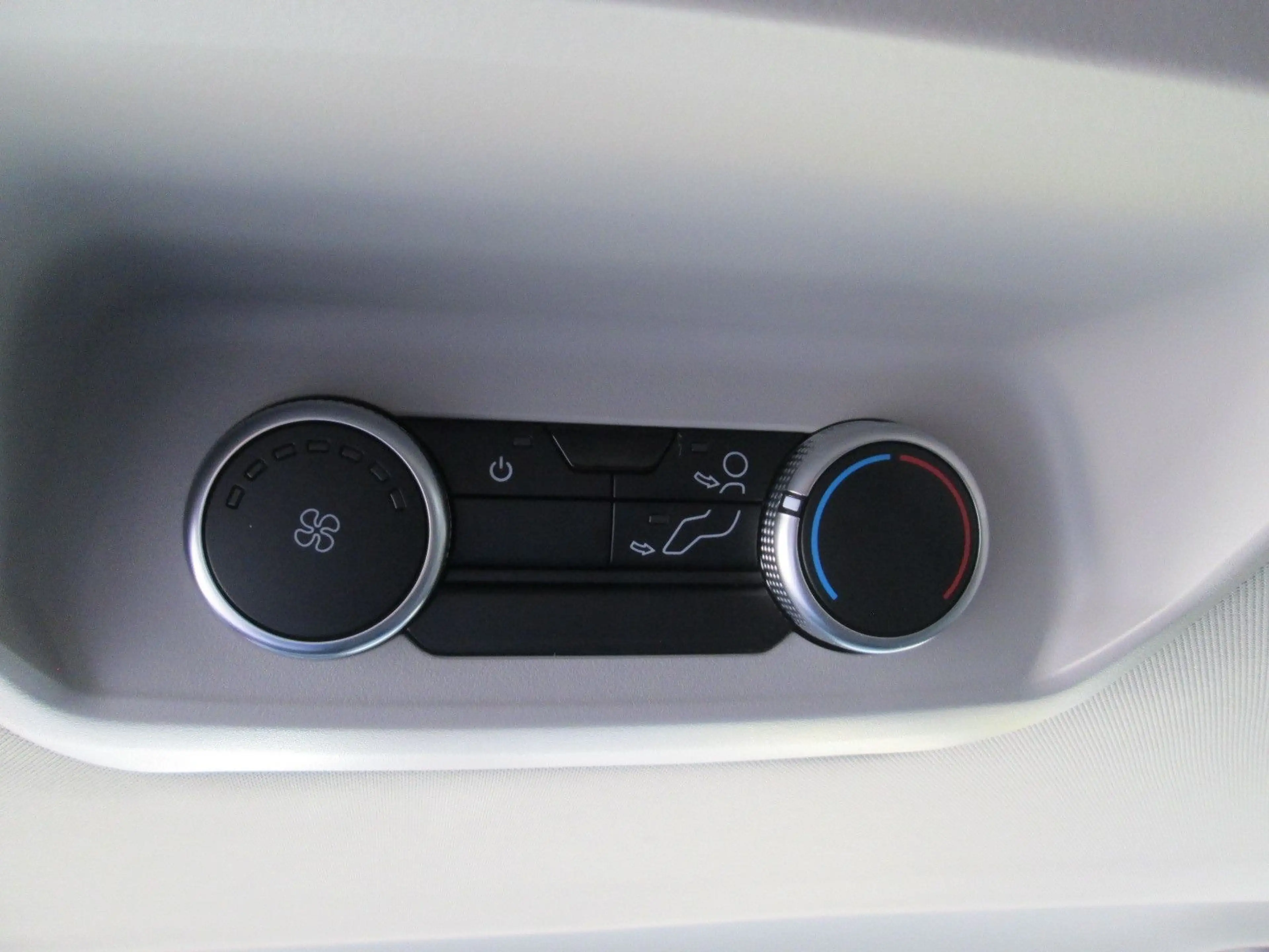 Ford Tourneo Custom Bus 320 L1 Titanium FWD AHK — photo 15