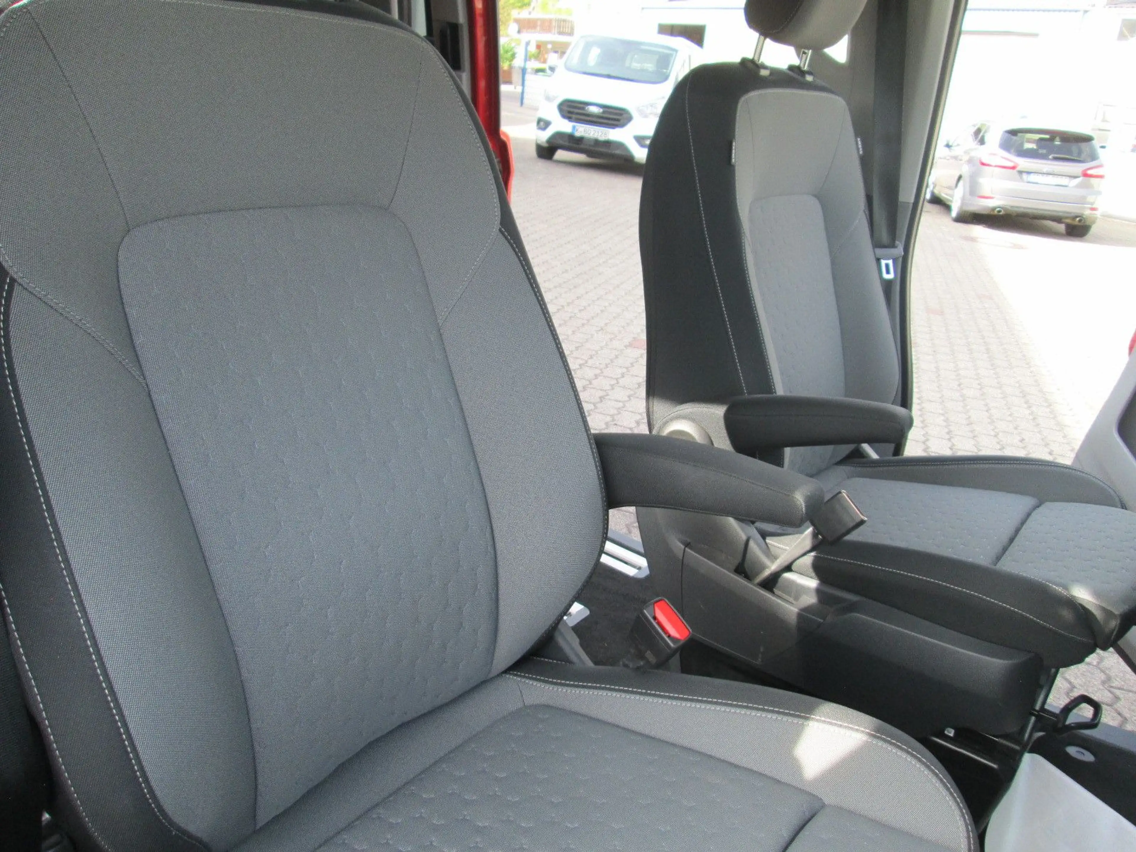 Ford Tourneo Custom Bus 320 L1 Titanium FWD AHK — photo 13