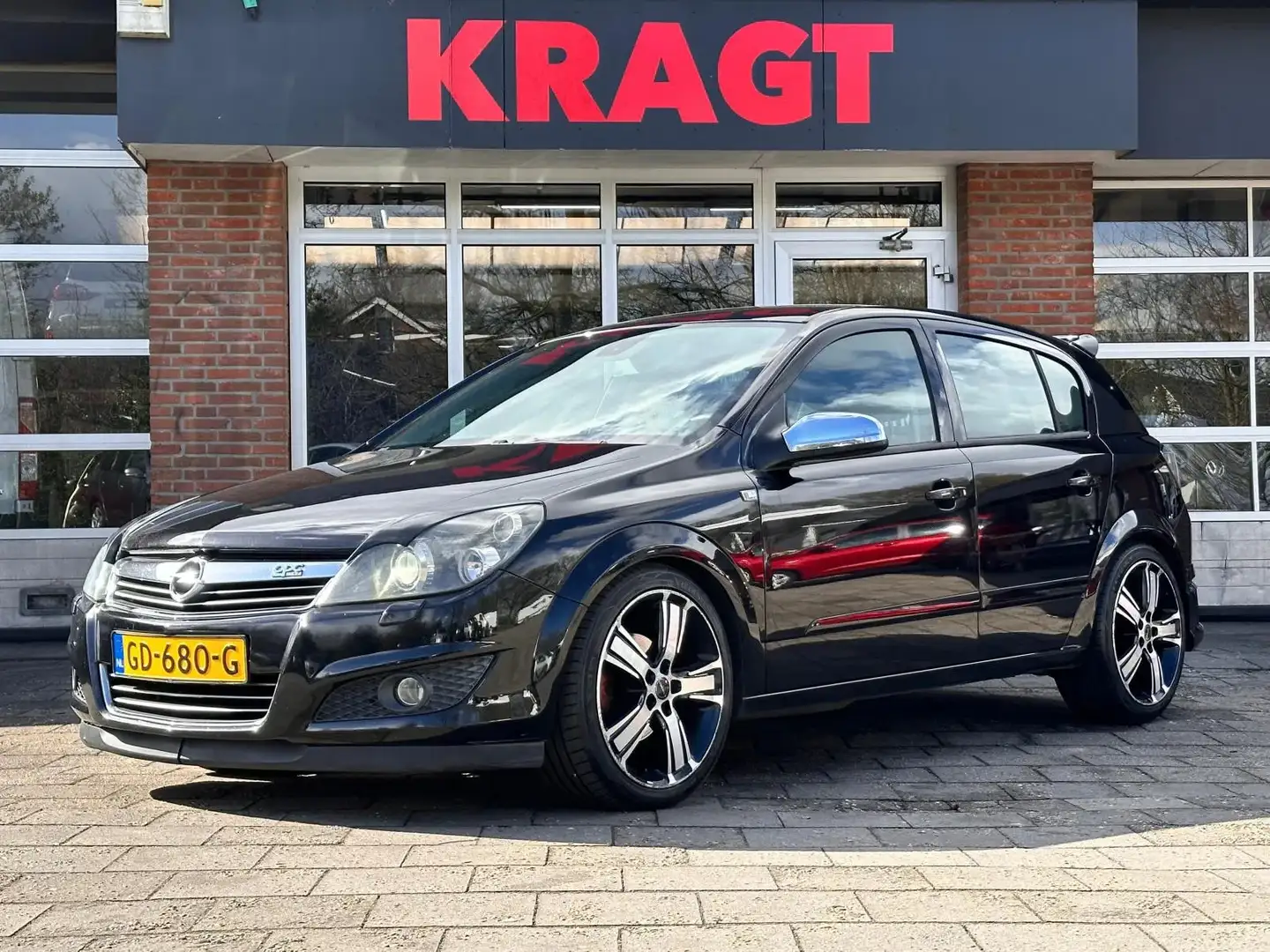 Opel Astra Temptation 1.8 140 pk 5drs - Xenon - Sportpakket - Noir - 1