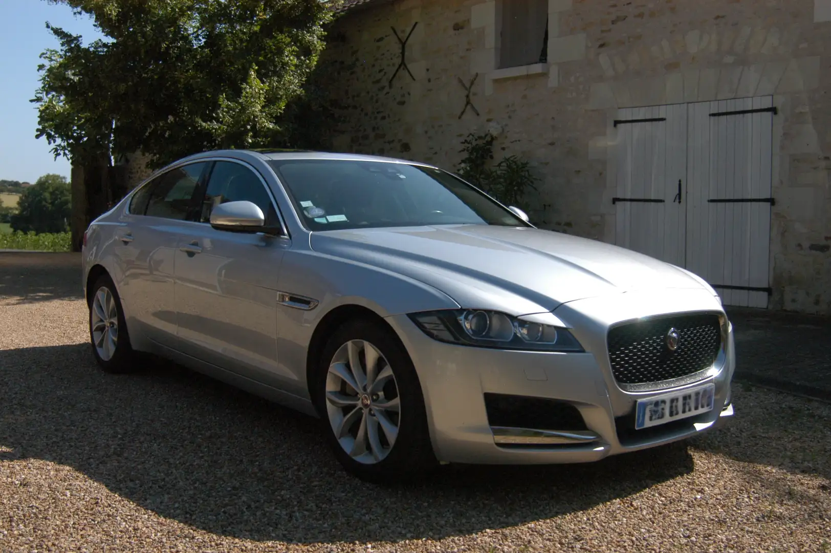 Jaguar XF XF 2.0 - 250 ch BVA Business R-Sport Argent - 1