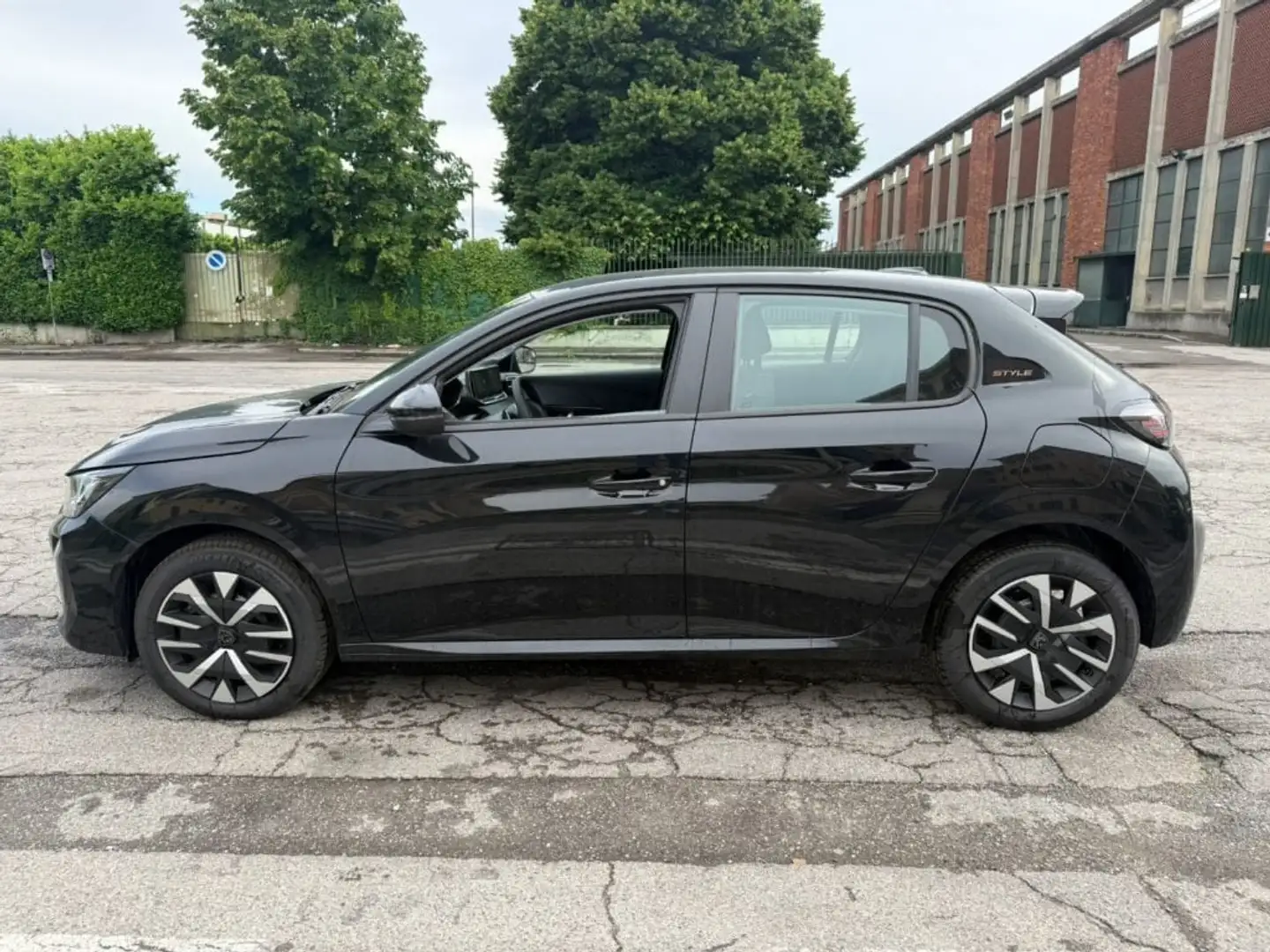 Peugeot 208 Hybrid 110 e-DCS6 Style Nero - 2