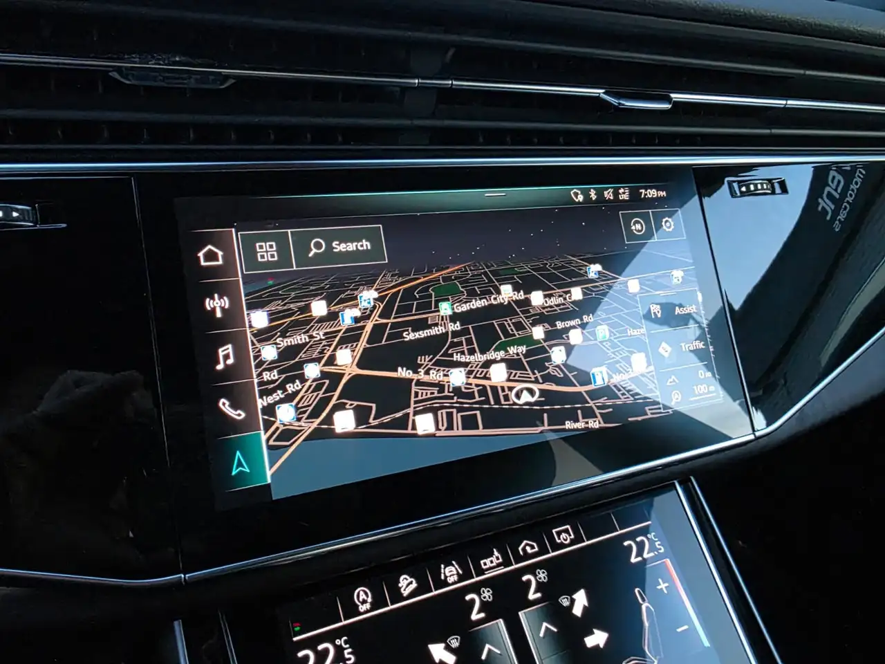 Audi Q8 снимка Audi Q8