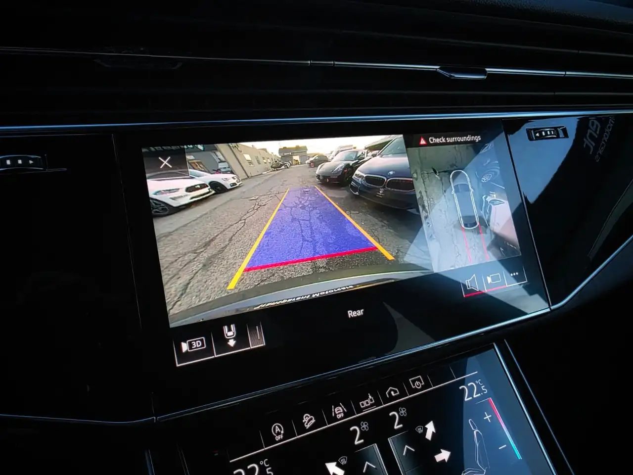 Audi Q8 снимка Audi Q8