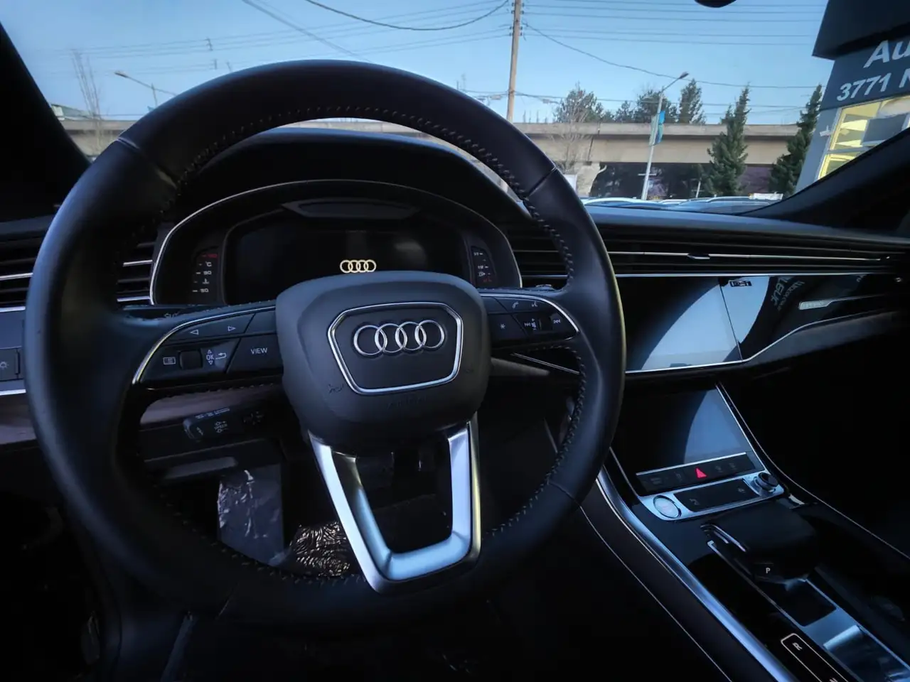 Audi Q8 снимка Audi Q8