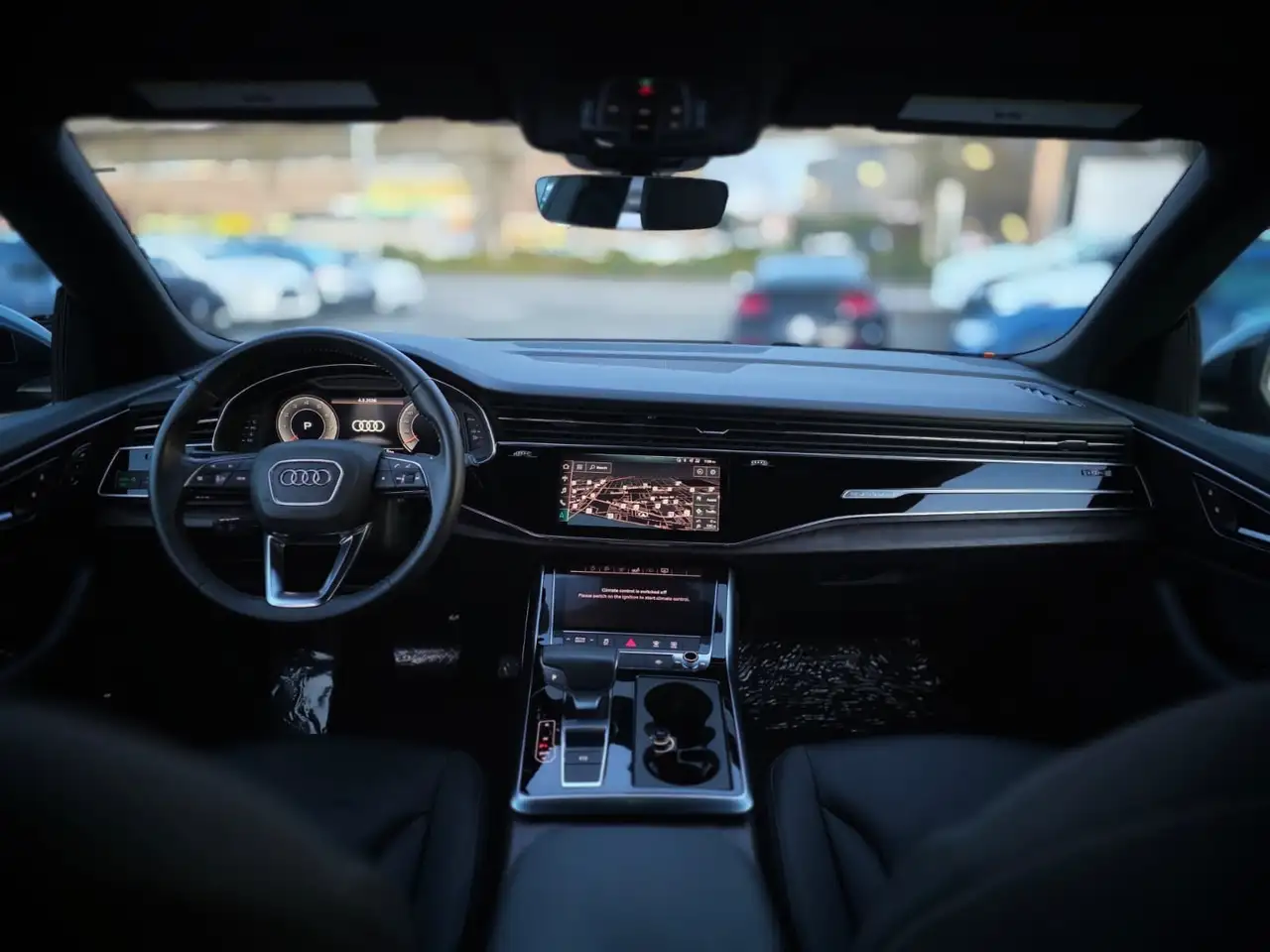 Audi Q8 снимка Audi Q8