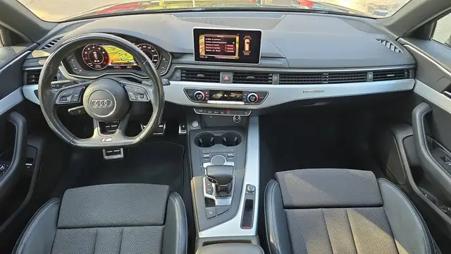 Audi A4 view 11