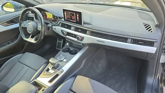 Audi A4 view 10
