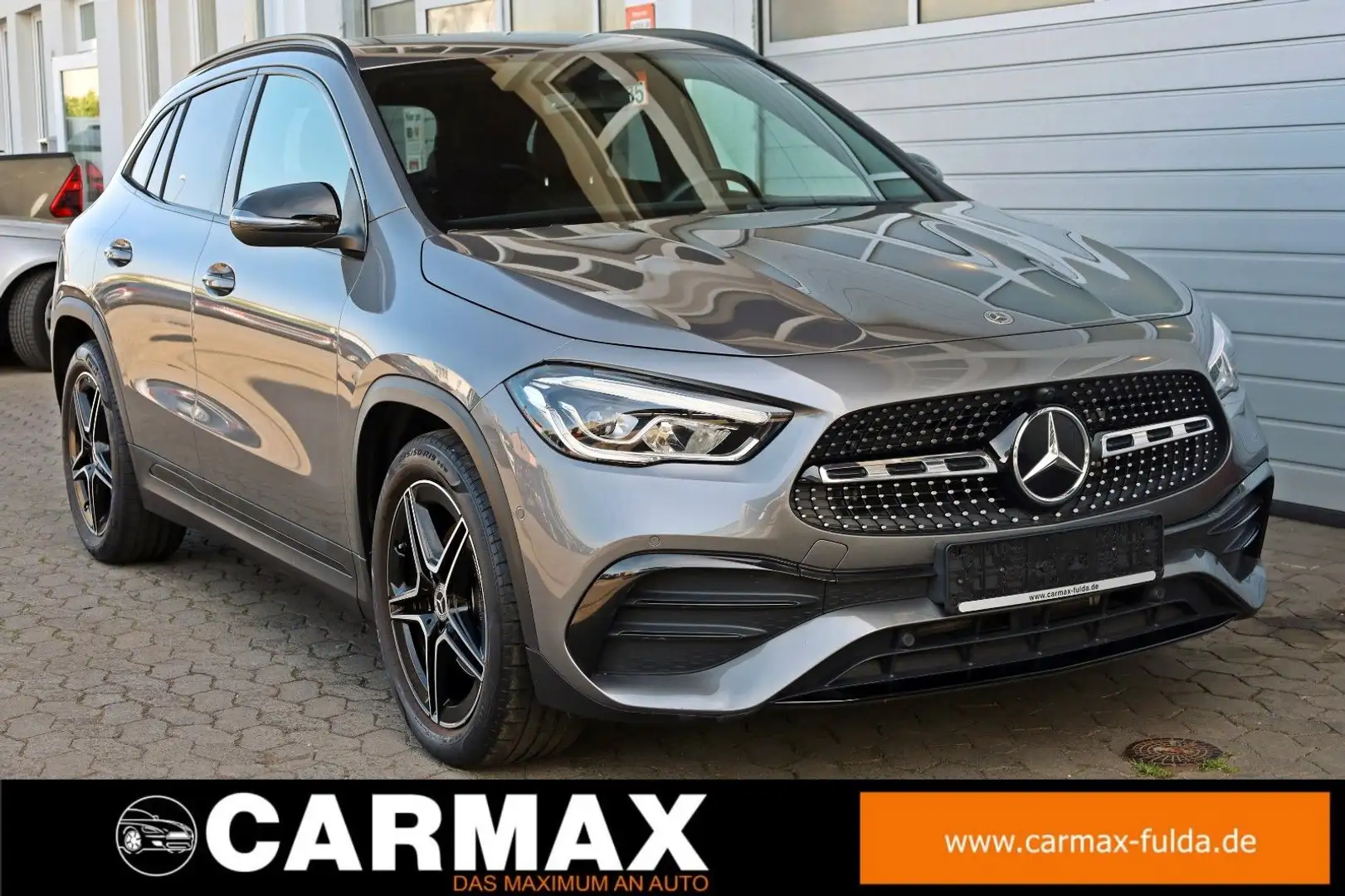 Mercedes-Benz GLA 200 d AMG line, T.Leder,Navi,LED,SH,Kamera Grau - 1