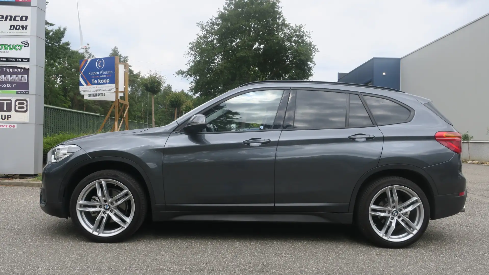 BMW X1 X1 sDrive18d Aut. Grijs - 2