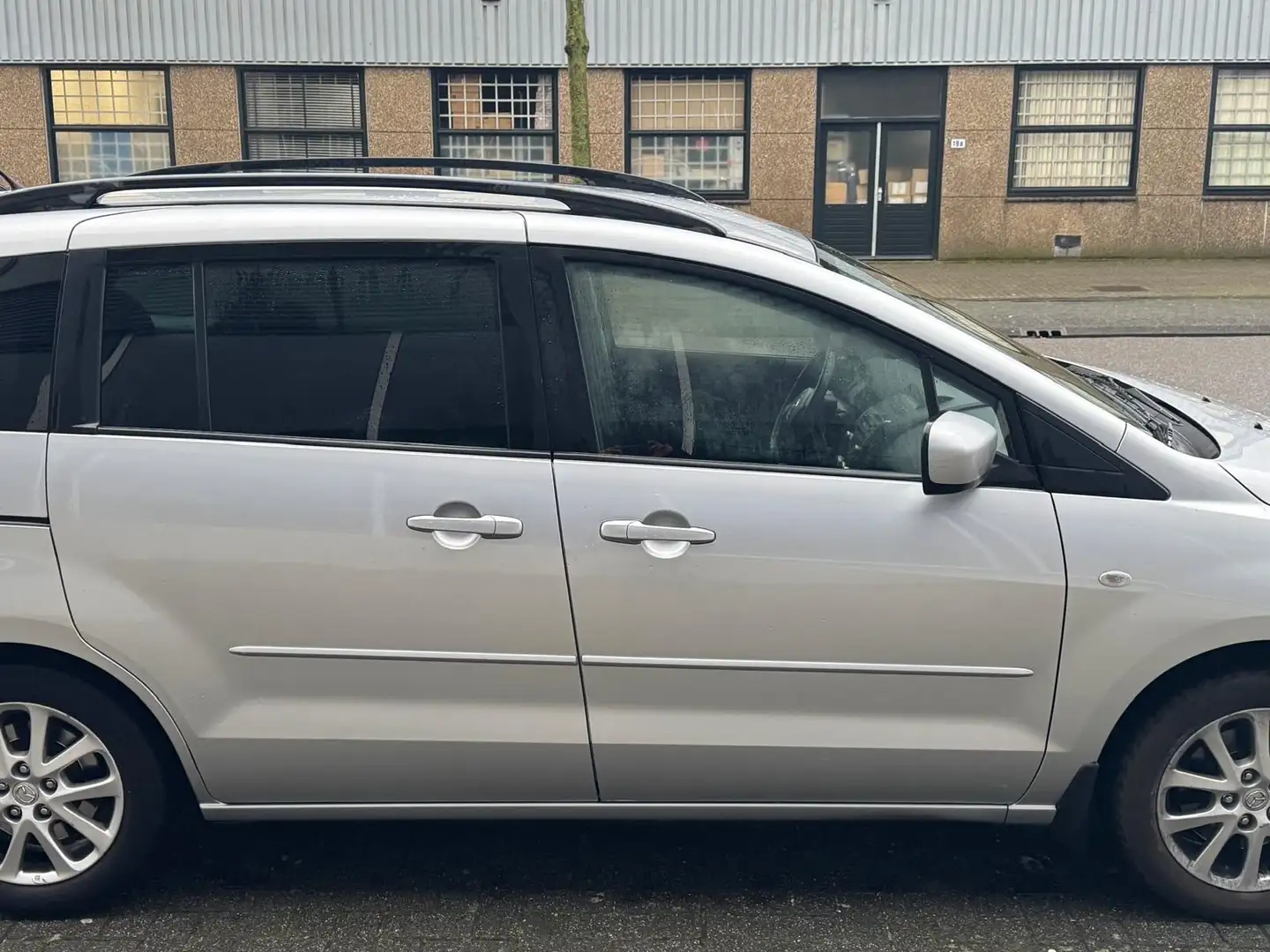 Mazda 5 5 1.8 Executive Stříbrná - 2