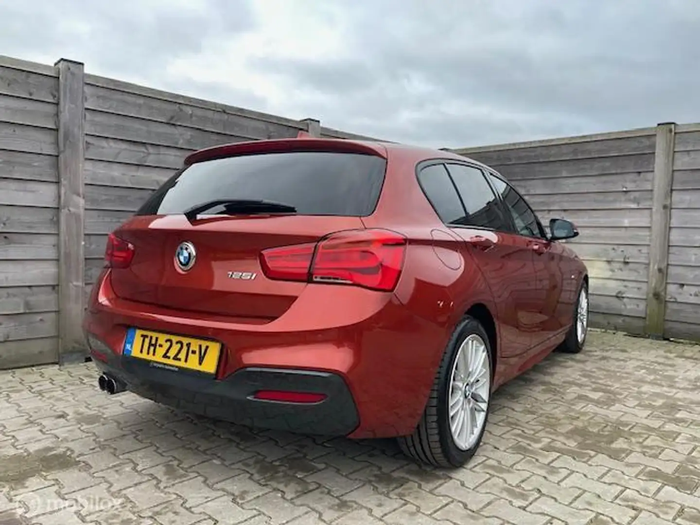 BMW 125 1-serie 125i Edition M Sport Shadow High Executive Orange - 2