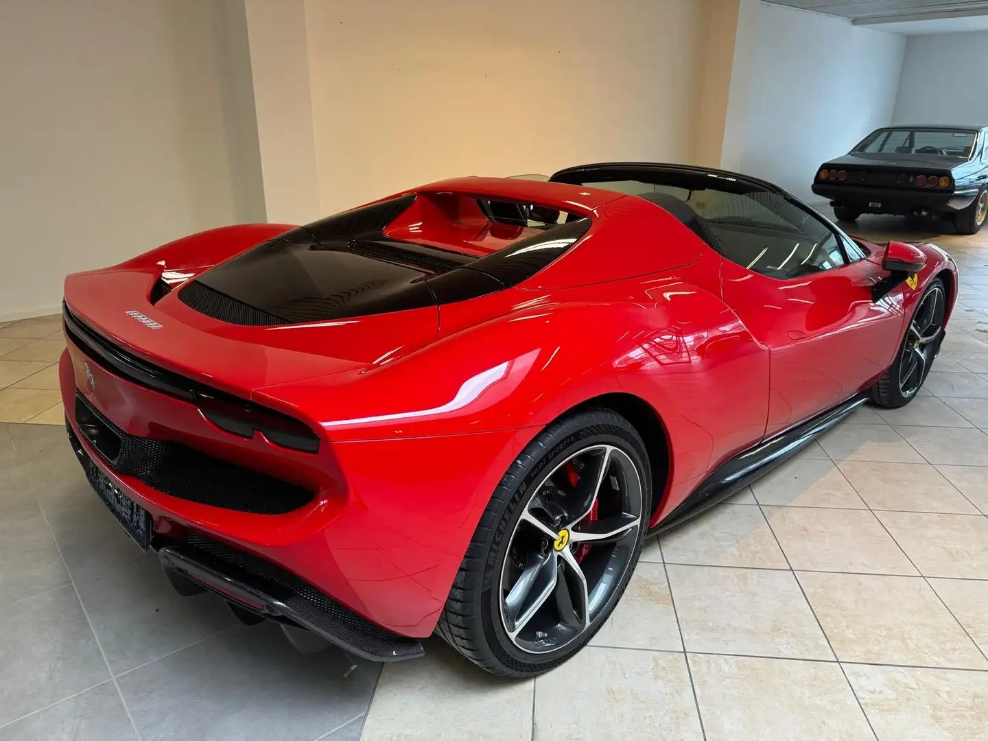 Ferrari 296 GTS 3.0 V6 PHEV DCT Roşu - 2