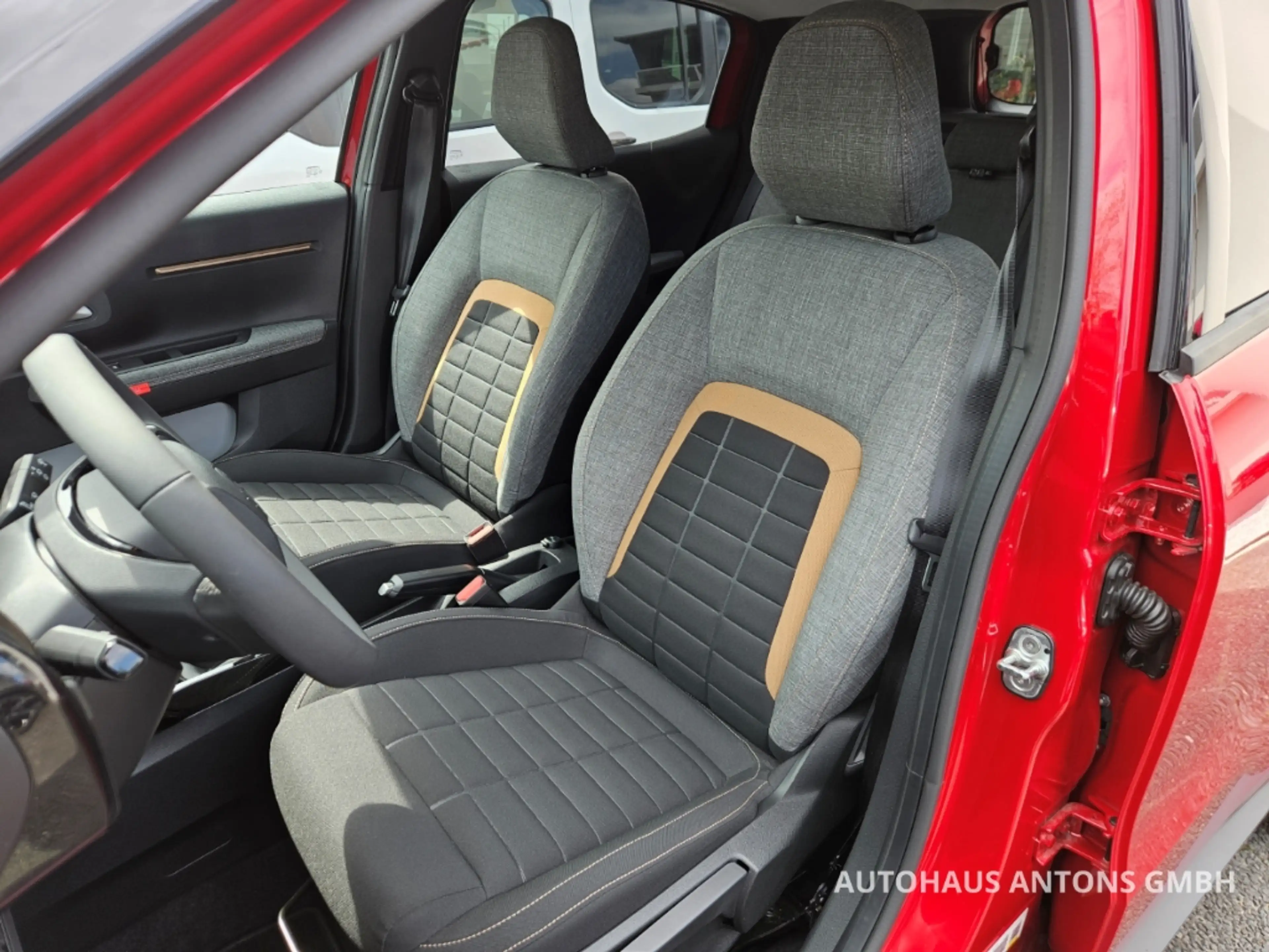Citroen C3 Aircross PureTech 100 PLUS EU6e — photo 8