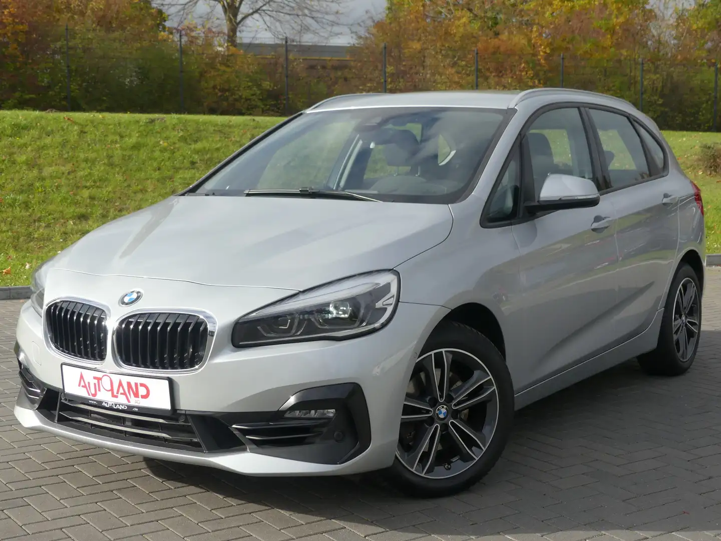 BMW 220 220i Active Tourer LED Navi Kamera Sitzheizung PDC Gris - 2
