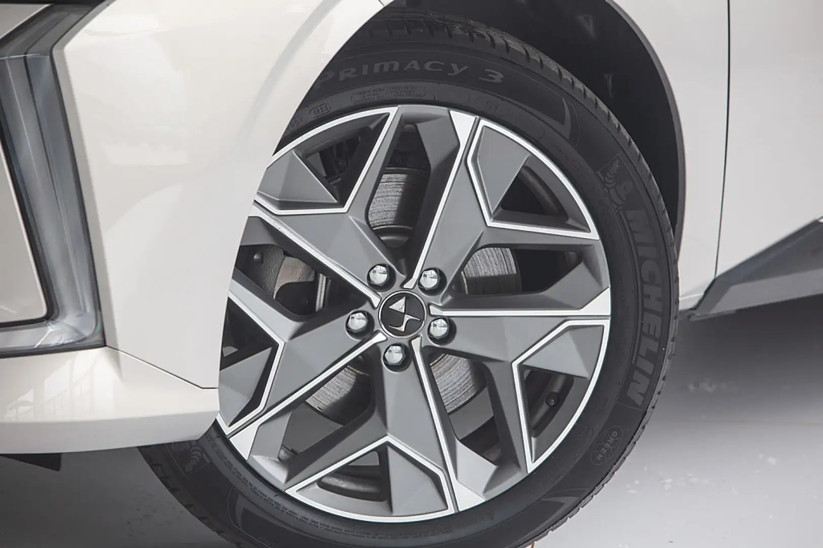 DS Automobiles DS 4 E-Tense 225 PHEV Collection ESPRIT DE VOYAGE Plateado - 2