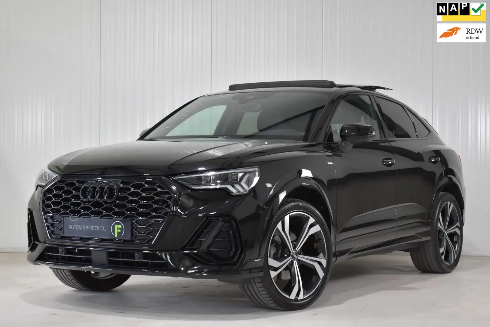 Audi Q3 Sportback 35 TFSI S Edition S-Line Black Optic | P Noir - 1