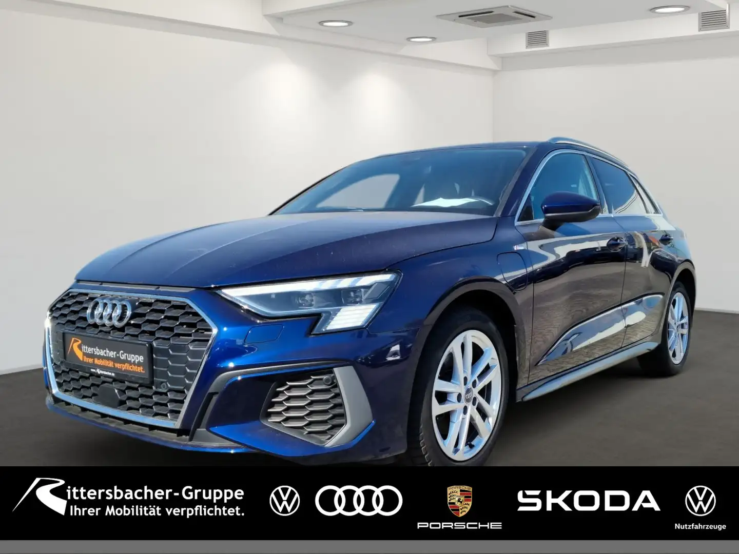 Audi A3 40 TFSI e s-line BusiPaket Matrix S Blue - 1