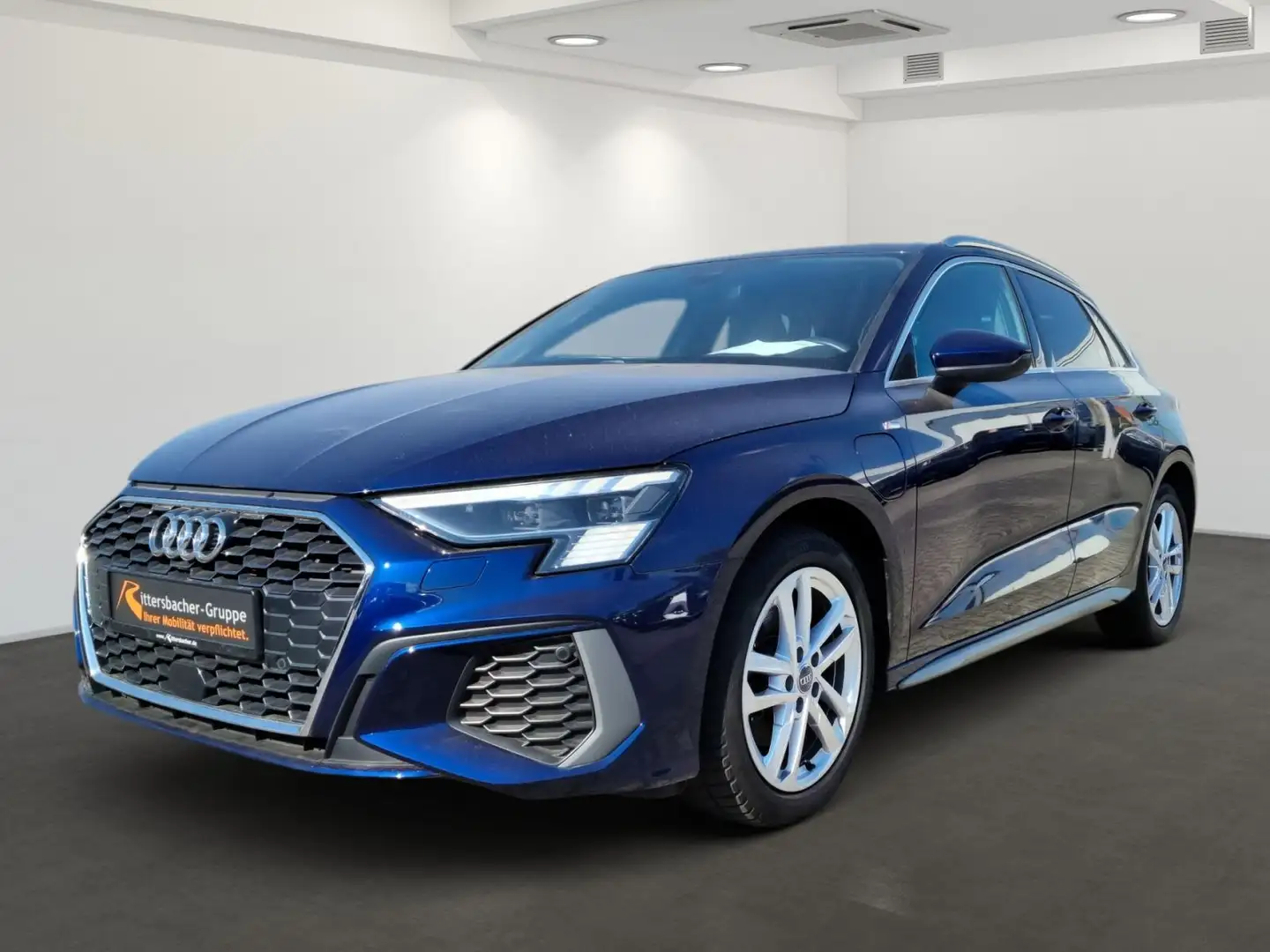 Audi A3 40 TFSI e s-line BusiPaket Matrix S Blue - 2