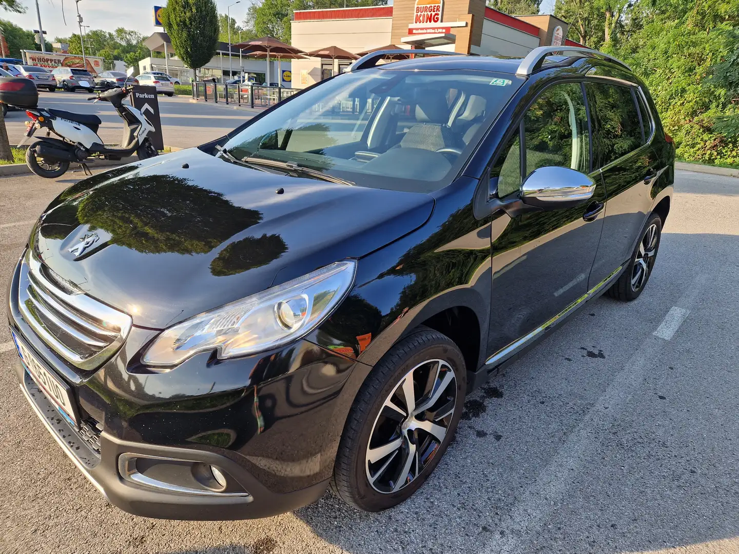 Peugeot 2008 2008 1,6 BHDI 100 S Schwarz - 1