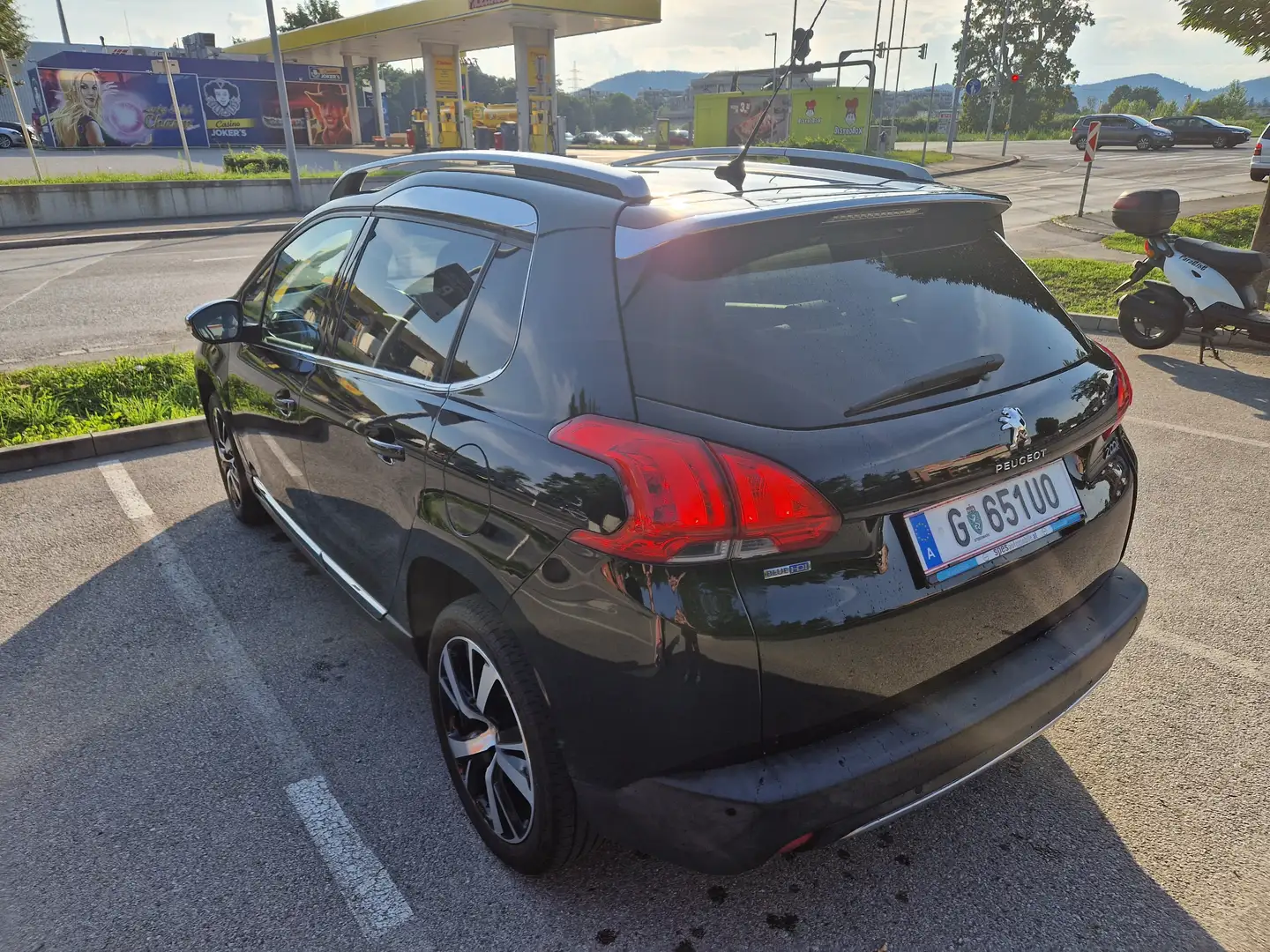 Peugeot 2008 2008 1,6 BHDI 100 S Schwarz - 2