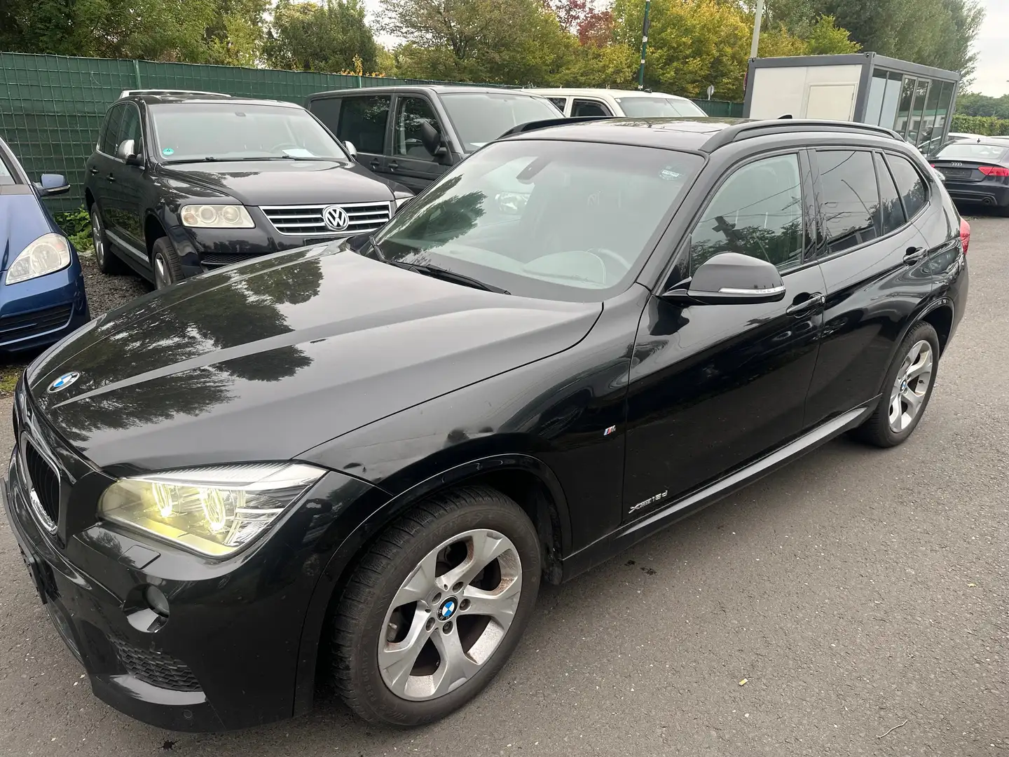BMW X1 18 d xDrive M-SPORT AUTOMATIK PANORAMA VOLL EXTRAS Schwarz - 1
