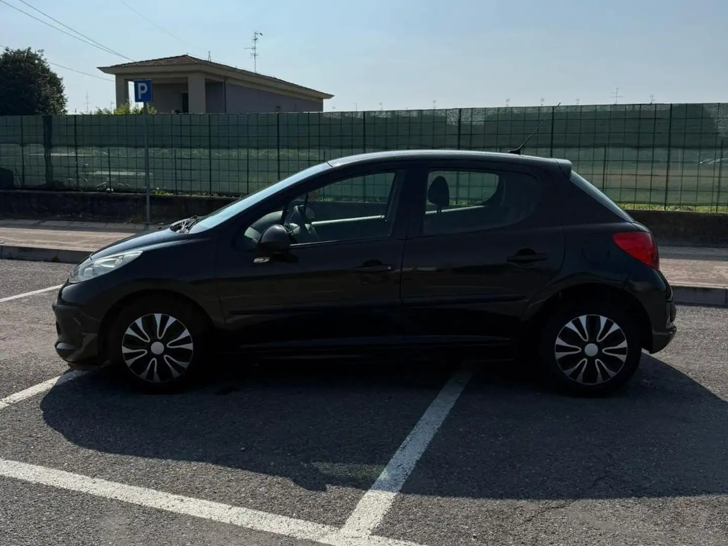 Peugeot 207 207 5p 1.4 8v Energie Sport s/navi eco-Gpl Nero - 2