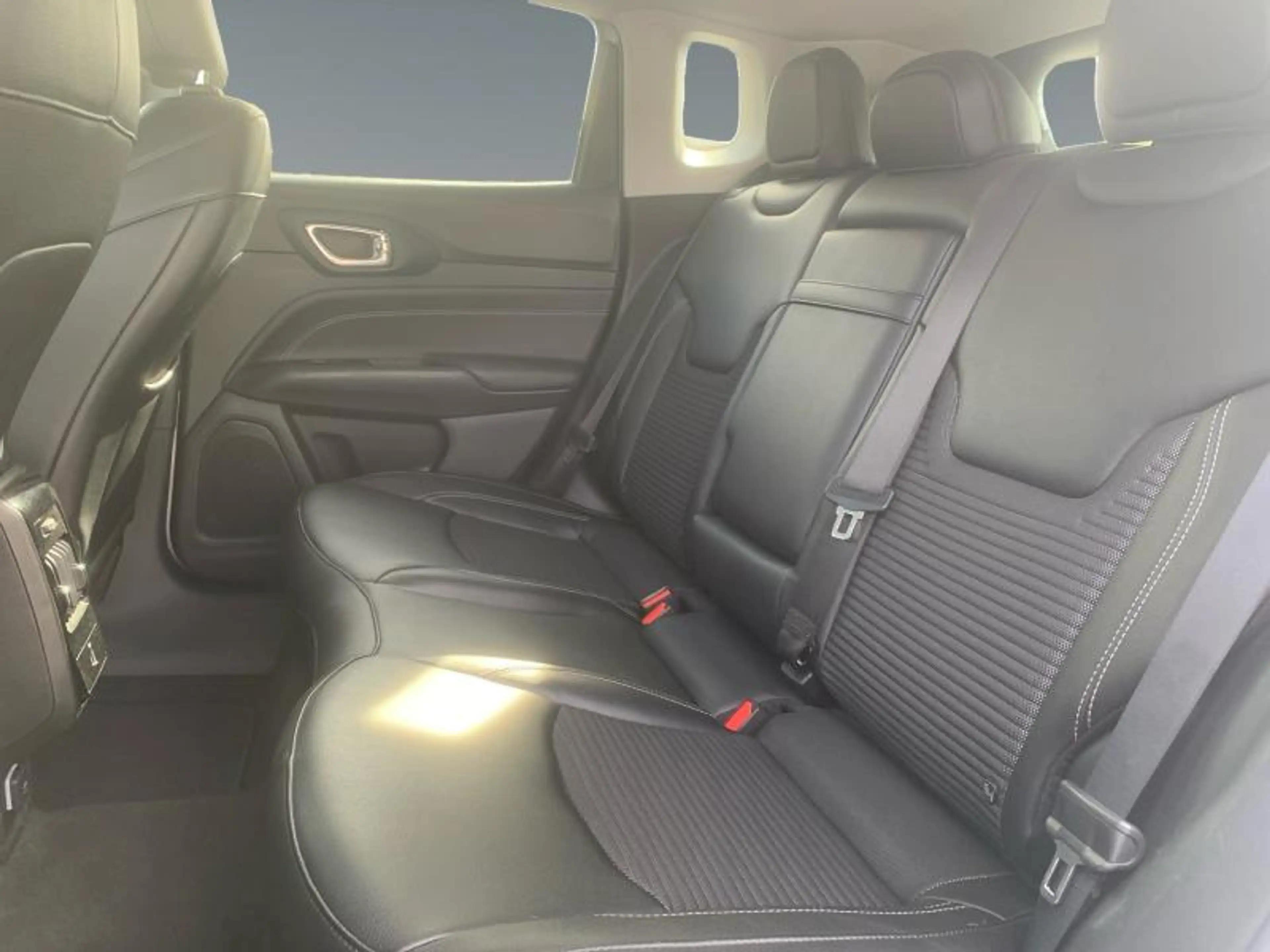 Jeep Compass Limited 1.3 PHEV — photo 13