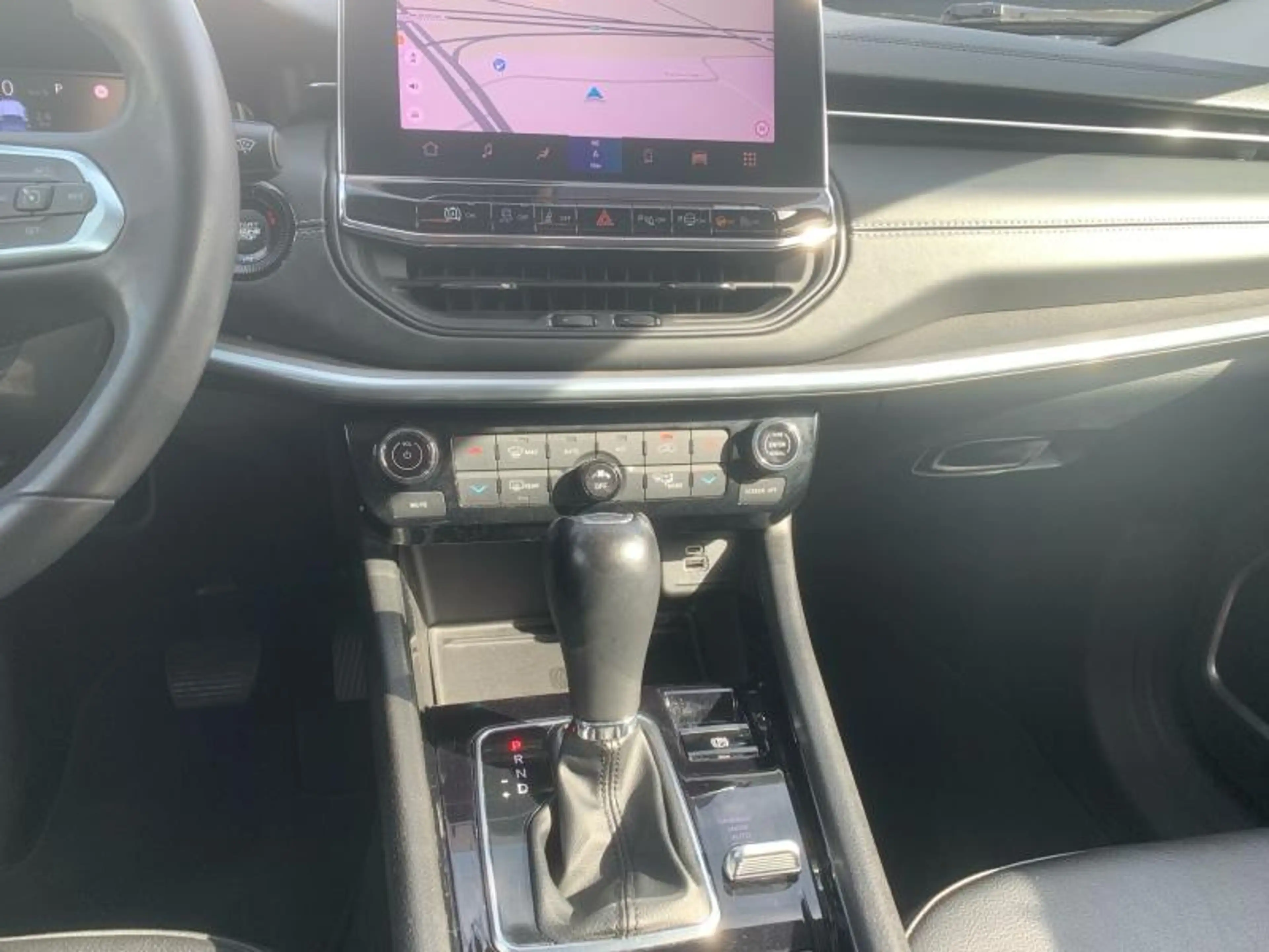 Jeep Compass Limited 1.3 PHEV — photo 11