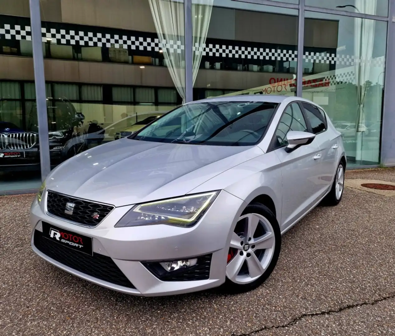 SEAT Leon ST 2.0TDI CR S&S FR 184 Gris - 2